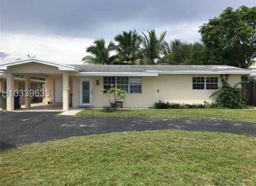 Primary Photo - 8231 NW 13th St