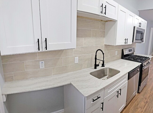 Foto del edificio - 1412 Ridgewood Ave