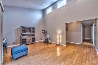 Building Photo - 39 N Moonlight Dr