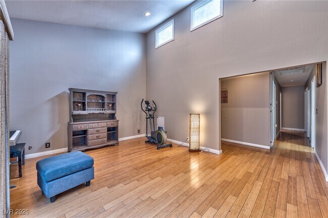 Foto del edificio - 39 N Moonlight Dr