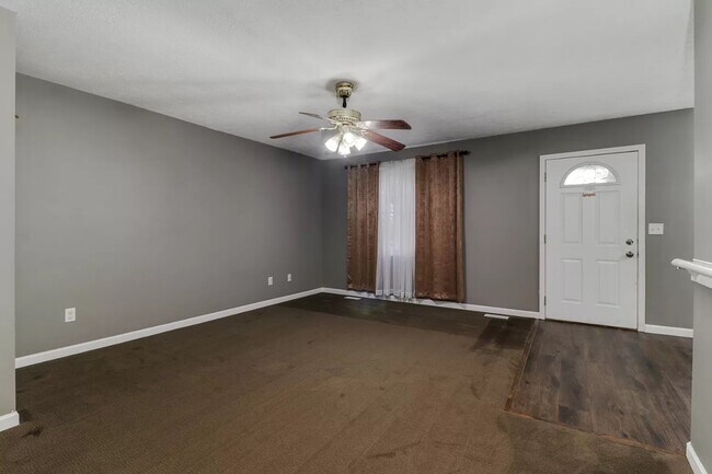 Building Photo - 1622 Iowa St