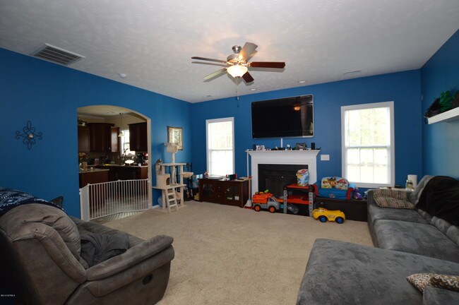 Foto del edificio - 100 Sparrow Point Ln