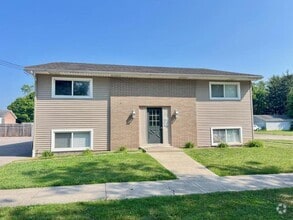 Building Photo - 520 S Andre St
