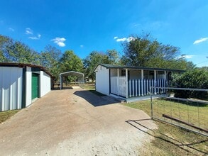 Building Photo - 604 Mayflower Ln