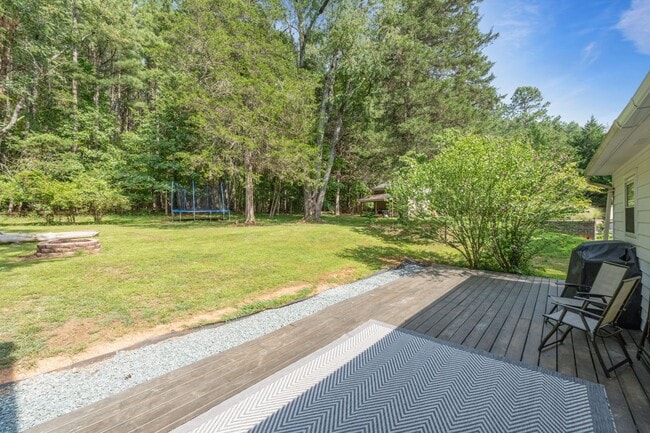 Building Photo - 3Bed/2Bath Lake Monticello Rental