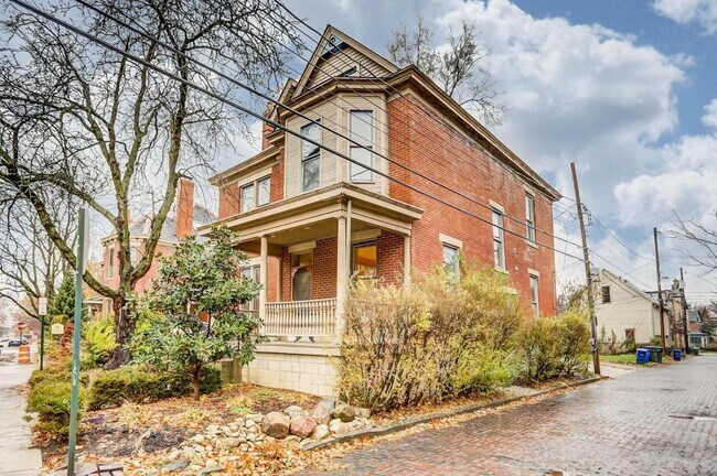 Building Photo - Wilber Ave 250 TNR