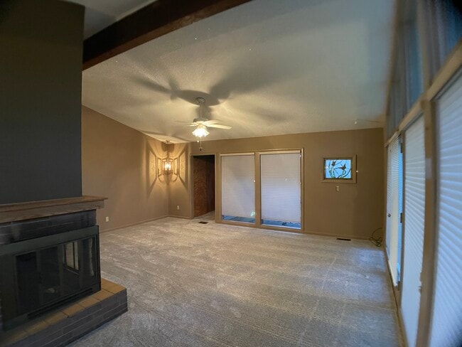 Living room - 5344 Hagewa Dr