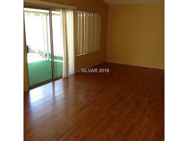 Foto del edificio - 7340 Empress Dr