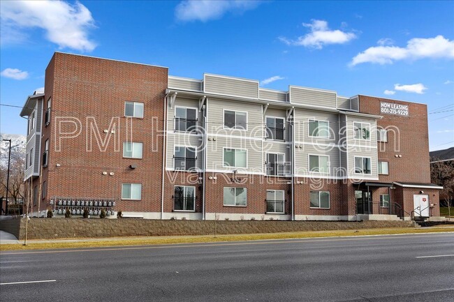 Building Photo - 3378 Washington Blvd