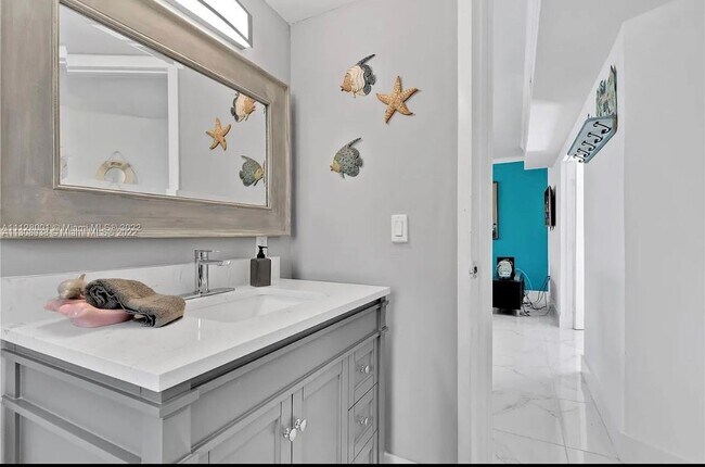 Foto del edificio - 75 Coral Dr