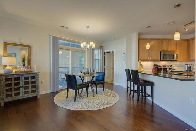 Foto del edificio - Stunning 2 bed/2 bath Condo!