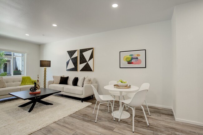 Living Room - 2720 Barnstormer St
