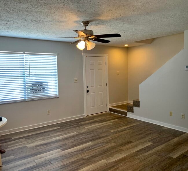 Building Photo - 103 Downing St