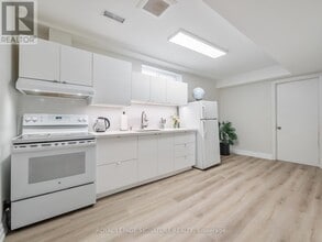 Building Photo - 279 Hounslow Ave