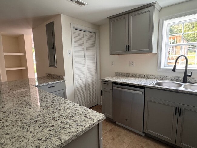 Building Photo - Three Bedroom Apartment in Corbin, KY