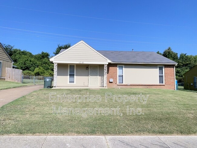 Photo - 4381 Howardcrest Dr House