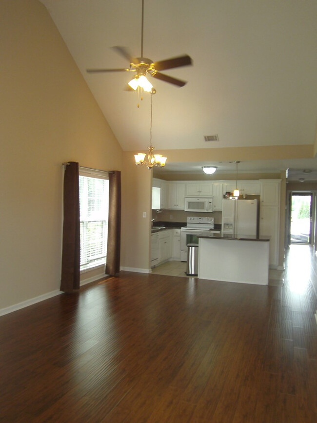 Building Photo - 100 Grove Landing Ct