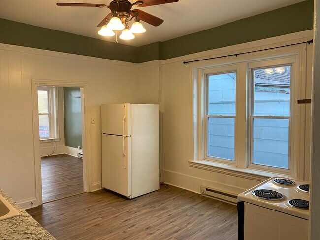 Kitchen - 39 E Main St