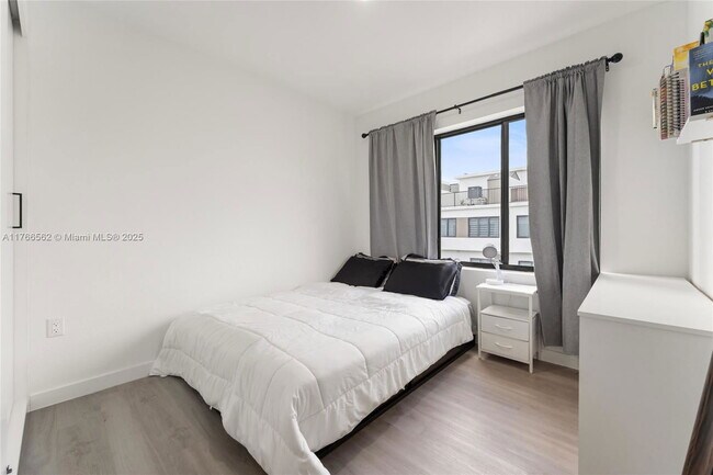 Foto del edificio - 14590 SW 260th St