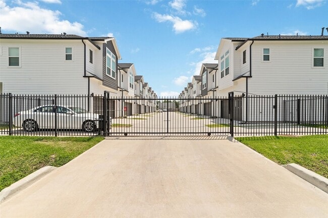 Building Photo - 3444 Bolin Rd