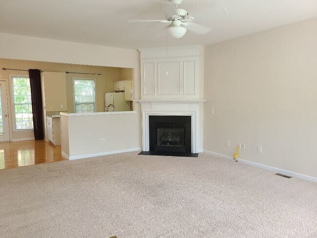 Building Photo - 7018 Mead Ln