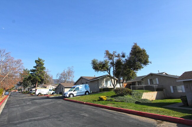 Building Photo - Holmes Apartments