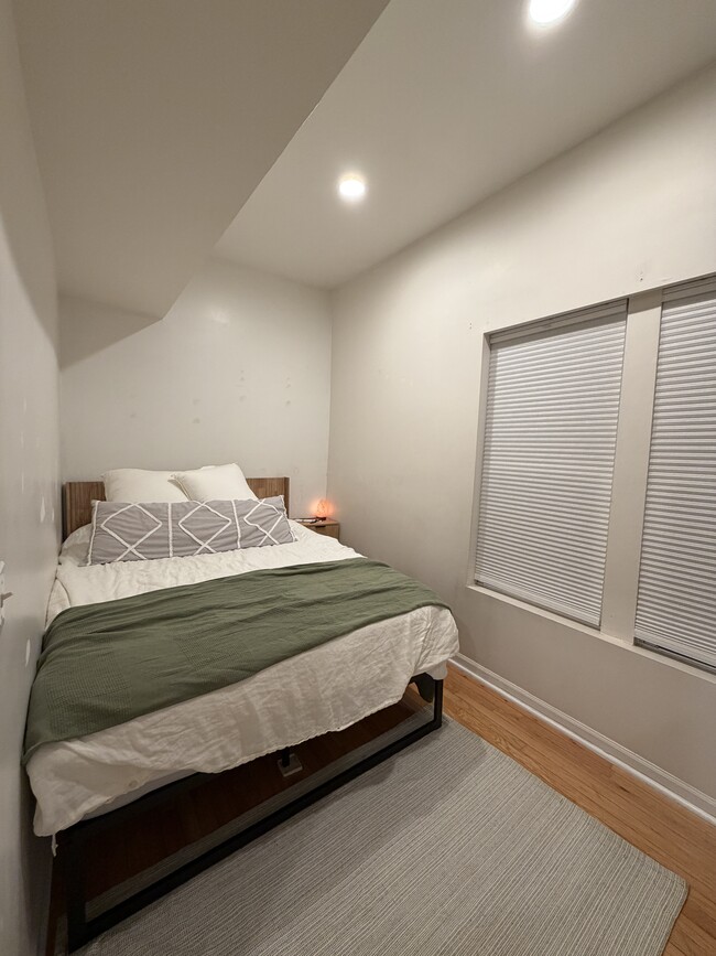 Building Photo - 2614 W Thomas St