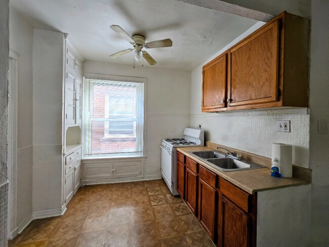 Building Photo - 5478 Queens Ave