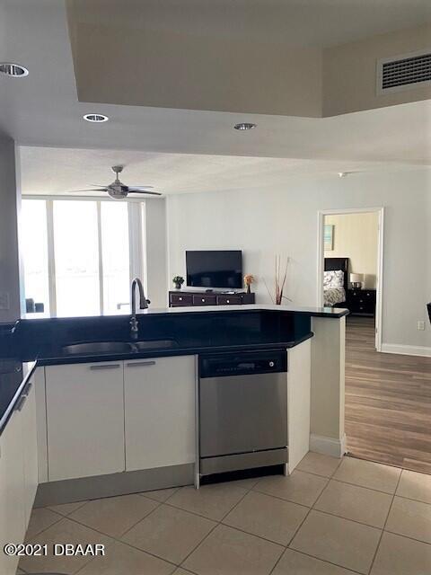 Building Photo - 231 Riverside Dr