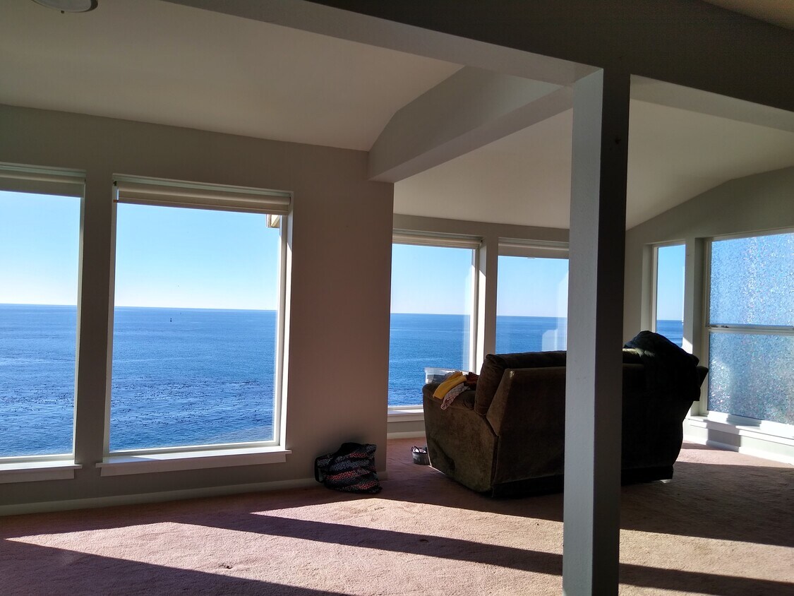 Primary Photo - 315 SW Coast Ave