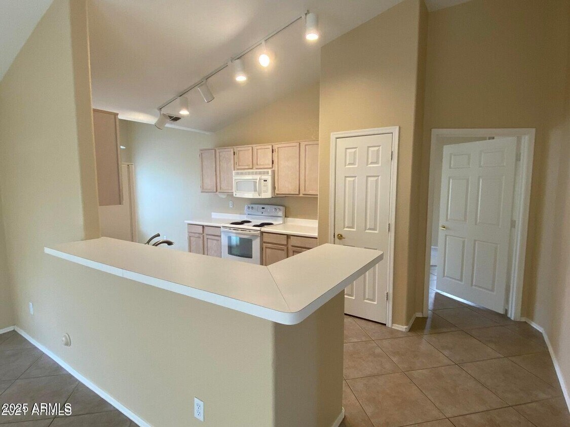 Building Photo - 1331 W Seascape Dr