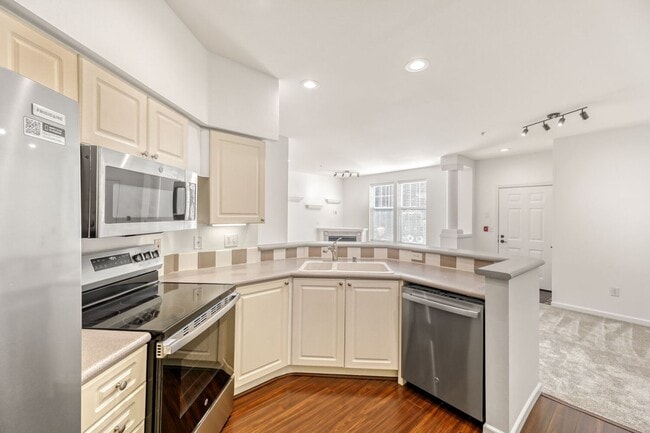 Foto del edificio - Well-Equipped 2 Bed 2 Bath Sonoma Villero Condo w/ Community Pool, Hot Tub & Exercise Room!