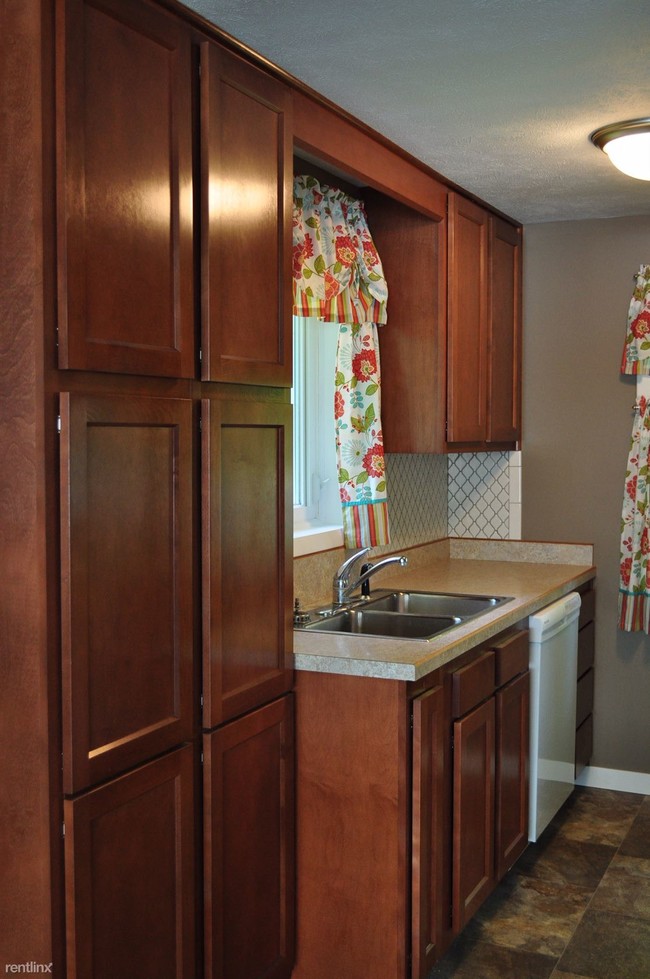 Building Photo - 5165 Bliss Ln