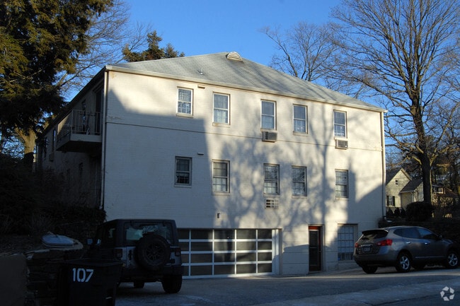Building Photo - 325 Haverford Ave