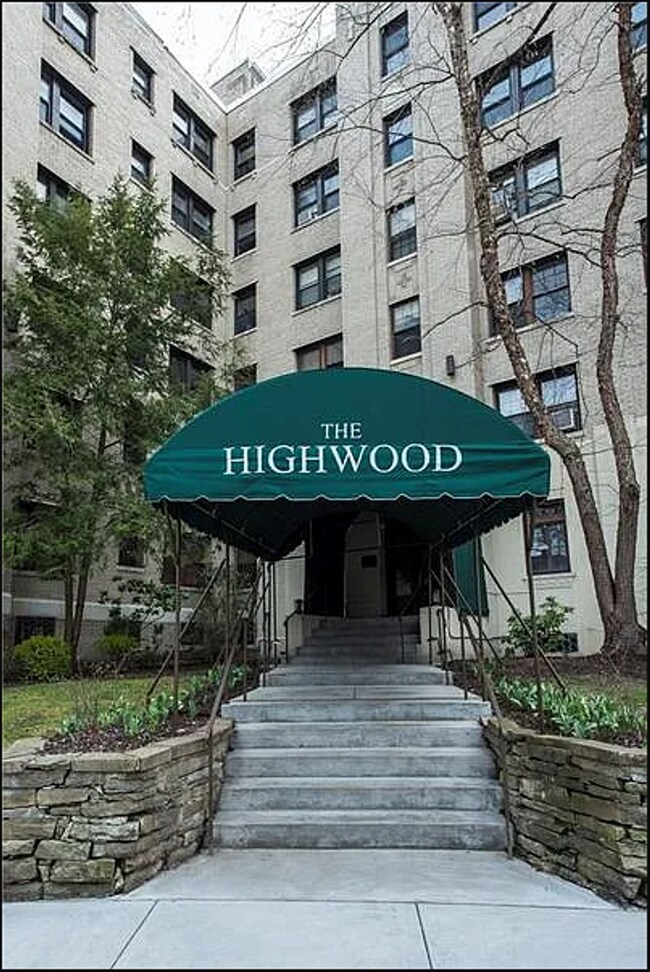 Foto del edificio - 372 S Highland Ave