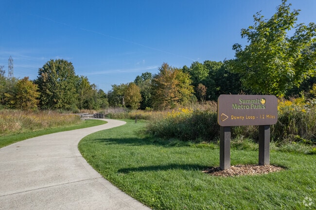 Explore the Downy Loop Trail in the Wood Hollow Metro Park in Hudson.