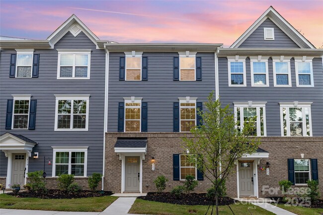 Photo - 306 New Gallant Dr Townhome
