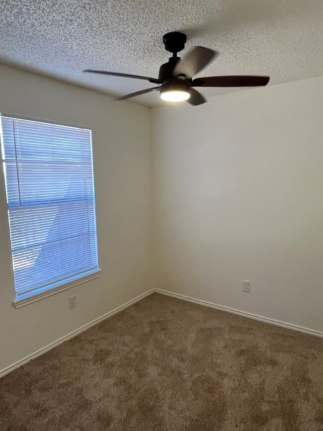 Foto del edificio - 2 Bedroom Duplex
