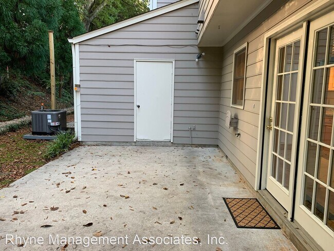 Building Photo - 2 br, 2.5 bath House - 1338 Baez Street
