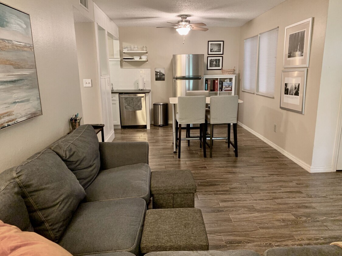 6519 W Newberry Rd Unit 907, Gainesville, FL 32605 Condo for Rent in