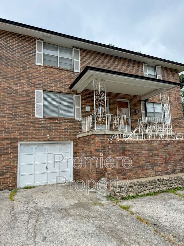 Primary Photo - 8722 W 70th St