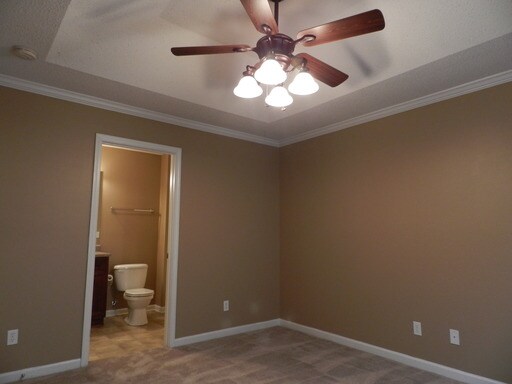 Building Photo - 18472 Thoroughbred Dr