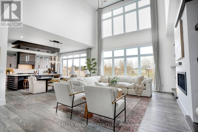 Building Photo - 7128 SIlver Creek Cir