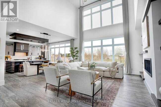 Photo du bâtiment - 7128 SIlver Creek Cir