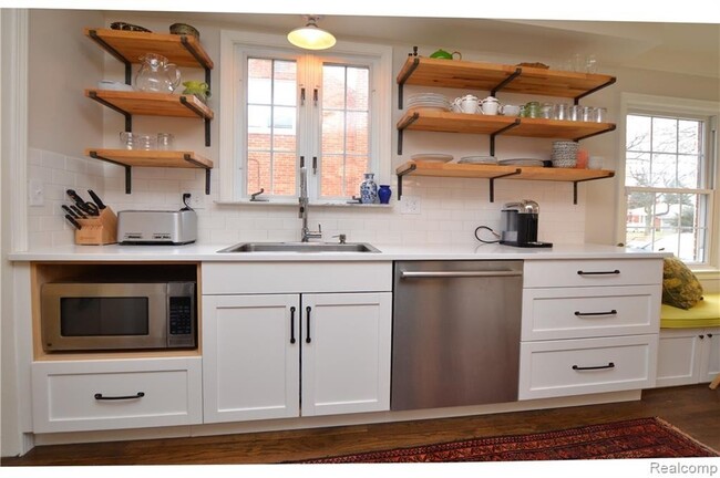 Building Photo - The Perfect Cozy 4 Bedroom Home in Birmingham