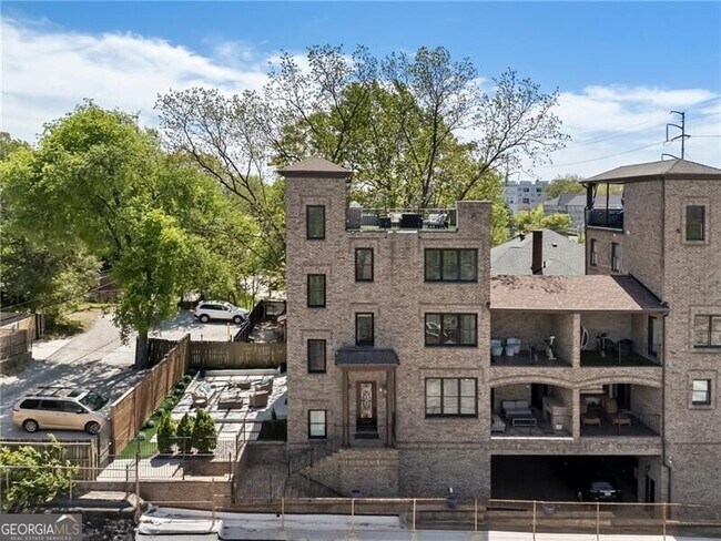 Foto del edificio - 631 Boulevard NE