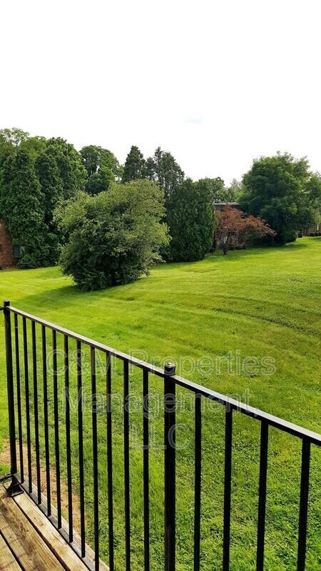 Foto principal - 1140 King Louis Ct