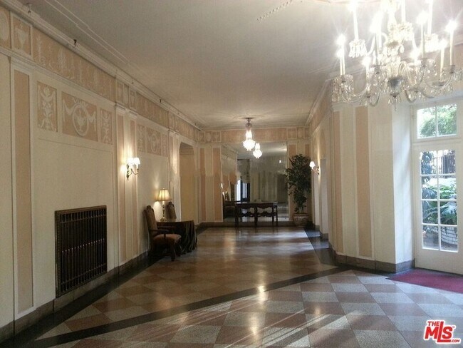 Foto del edificio - 3278 Wilshire Blvd