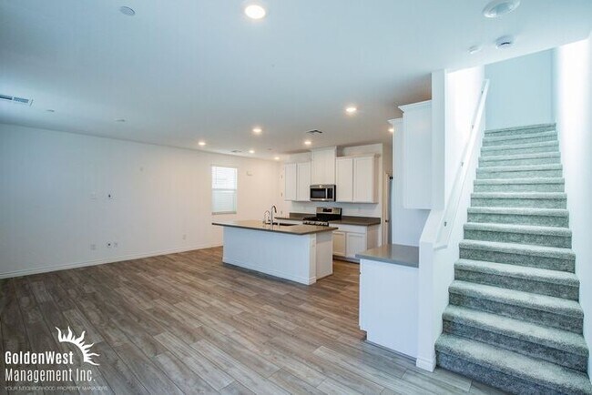 Building Photo - Modern 3Bdm 2.5Ba Home with Private Outdoor Retreat in Northwest Las Vegas.