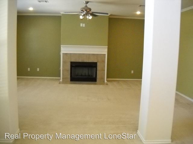 Building Photo - 4 br, 3.5 bath House - 6700 Tulloch Way